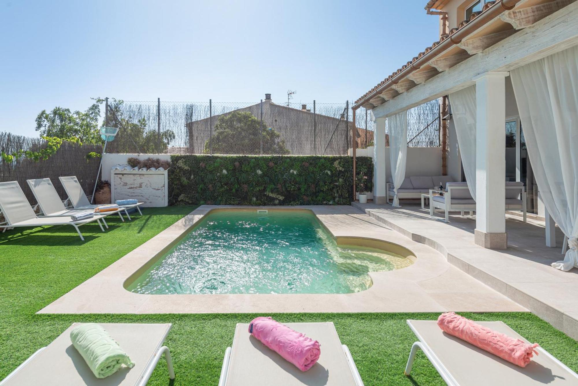 Es Closet Villa