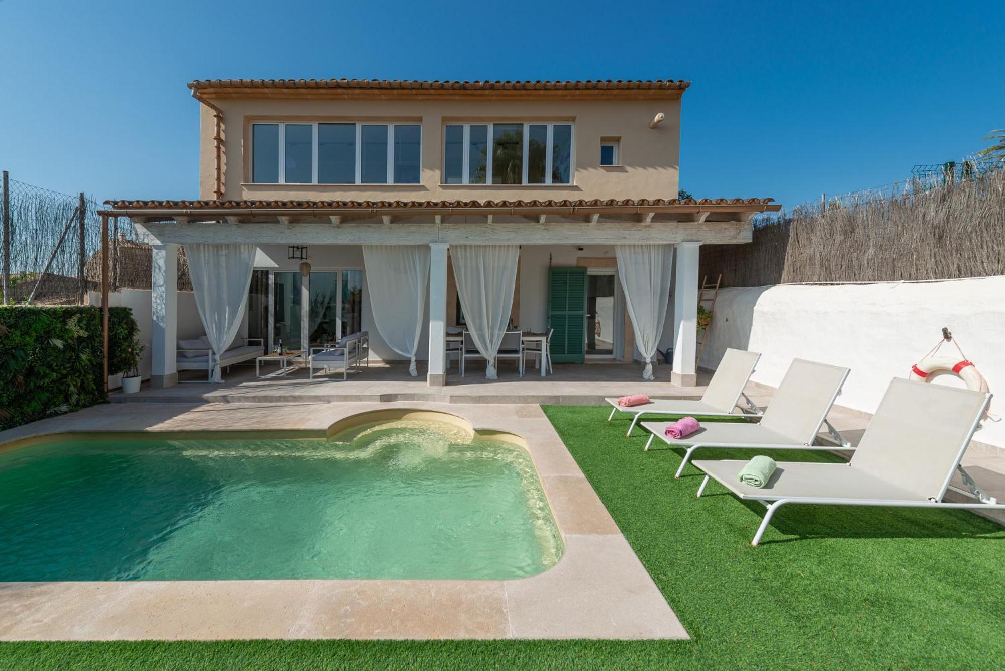 Es Closet Villa *